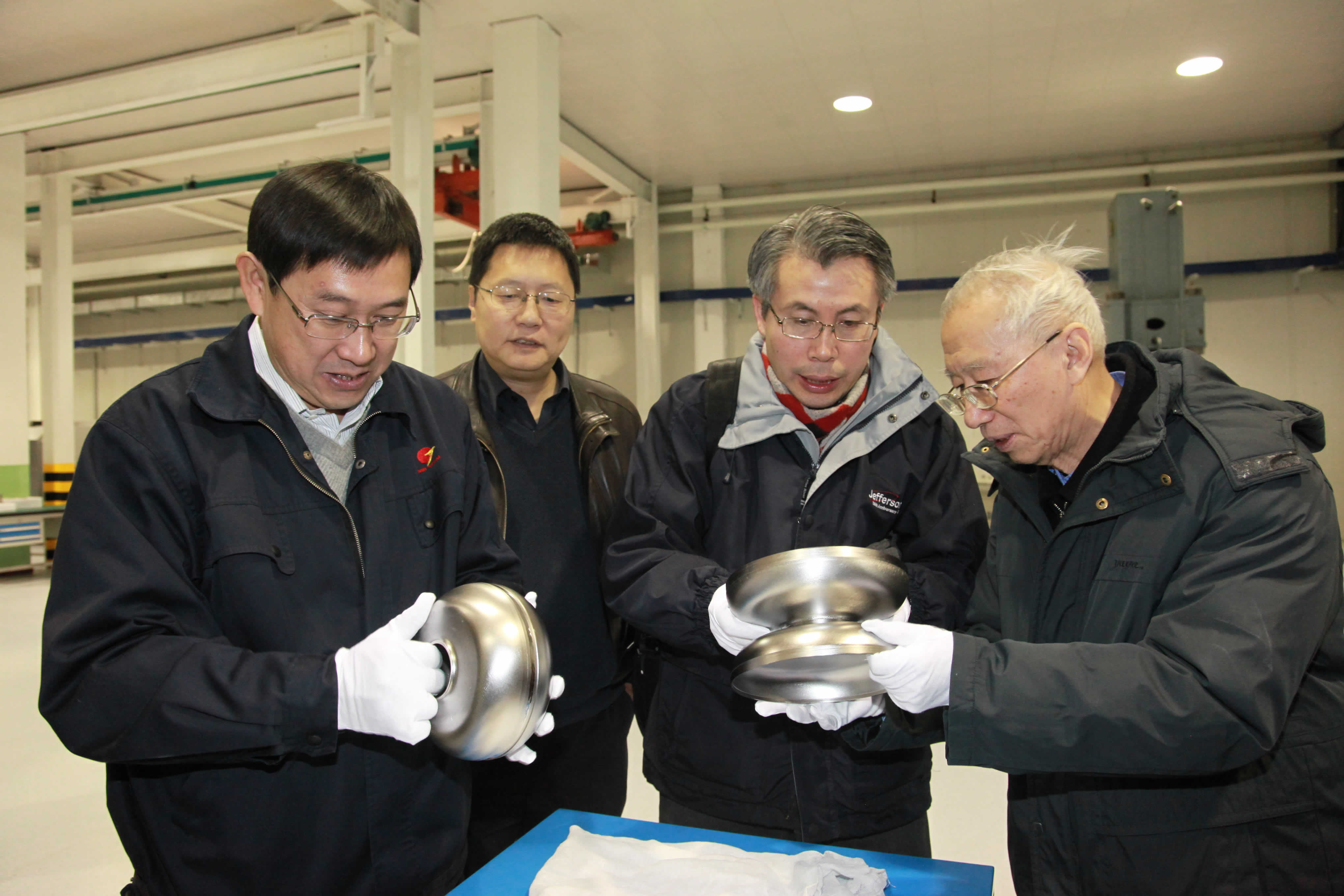 陳佳洱稱贊公司：“這個(gè)企業(yè)了不起！”